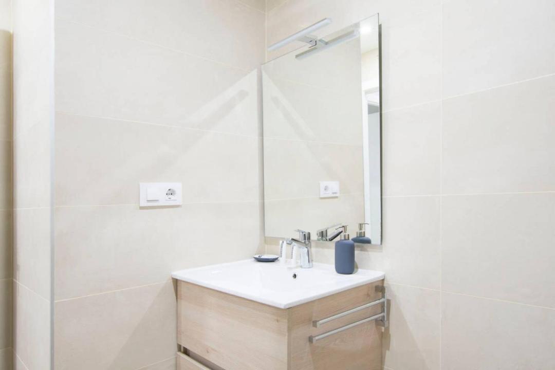 Cruz Apartment Madrid Buitenkant foto